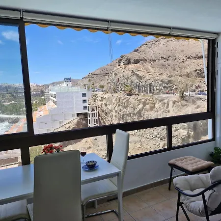 Apartment With Stunning Ocean View *