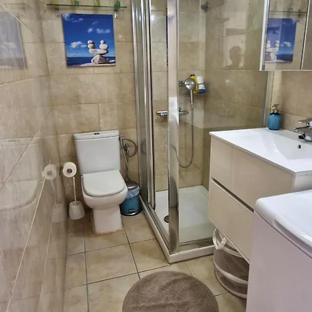 With Stunning Ocean View Apartment *