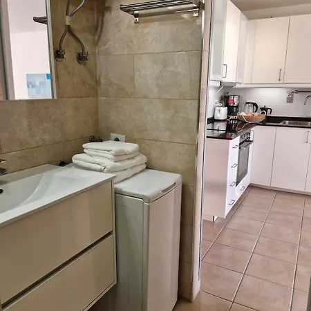 With Stunning Ocean View Apartment *